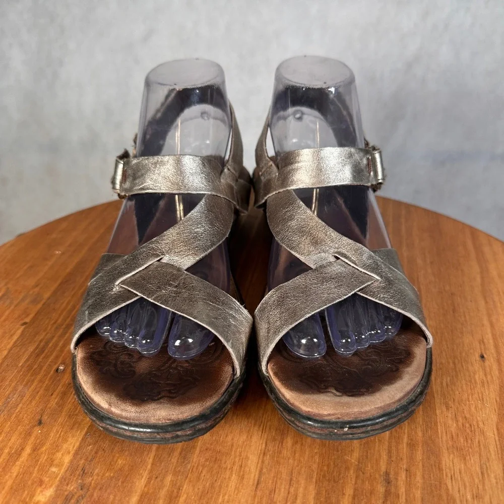 Born Wedge Sandals Womens 9 Pewter Metallic Leather Strappy Good SKU 802